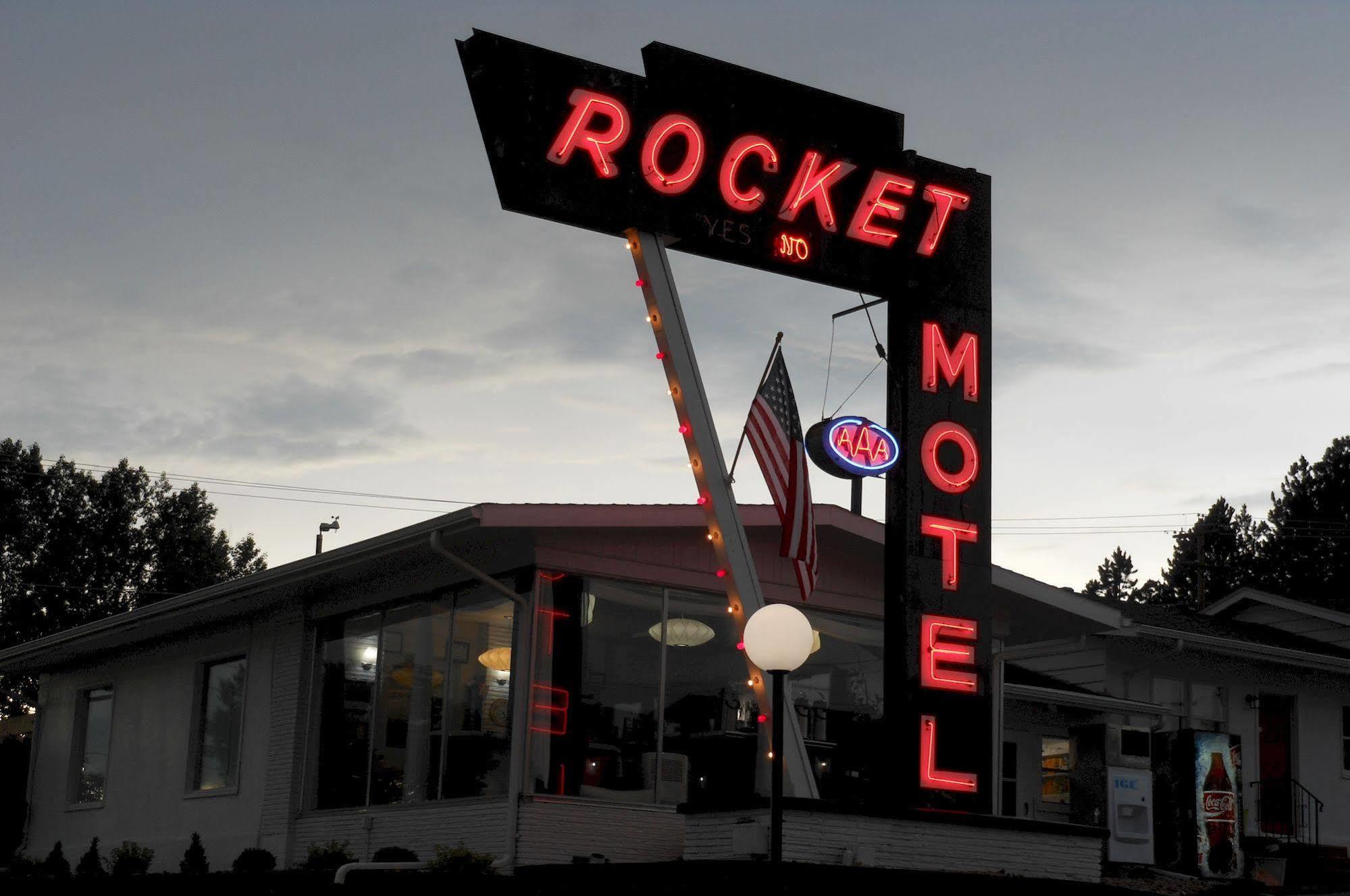 Rocket Motel Custer Exterior foto