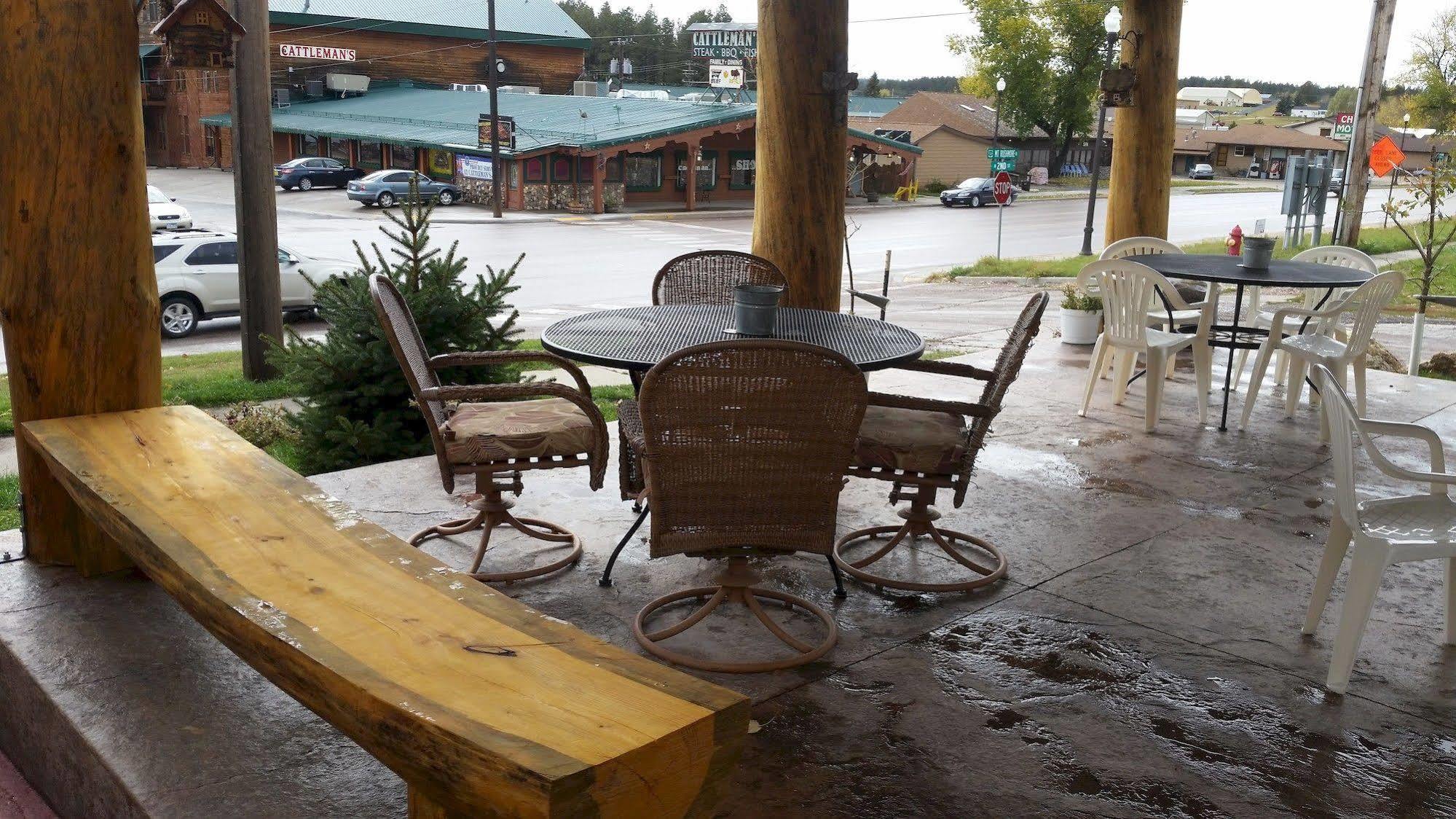 Rocket Motel Custer Exterior foto