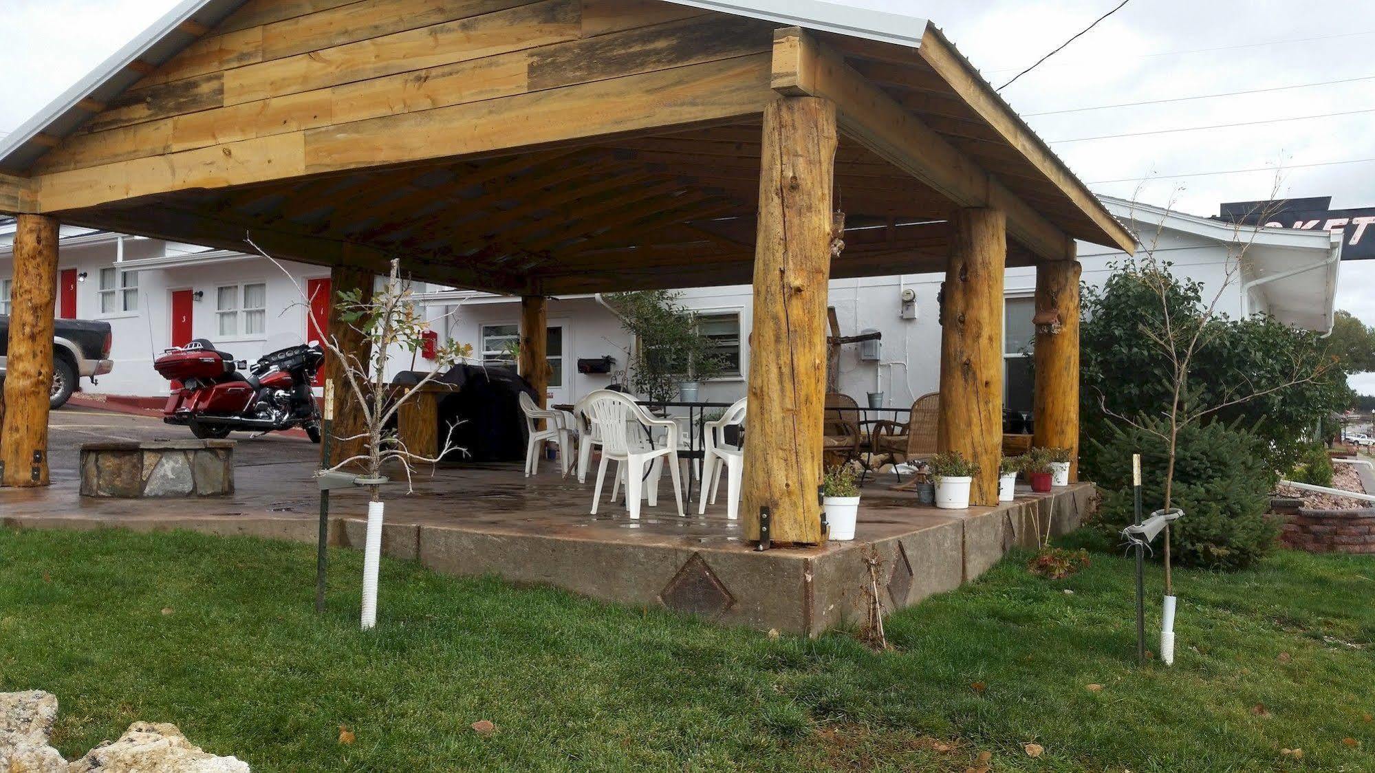 Rocket Motel Custer Exterior foto